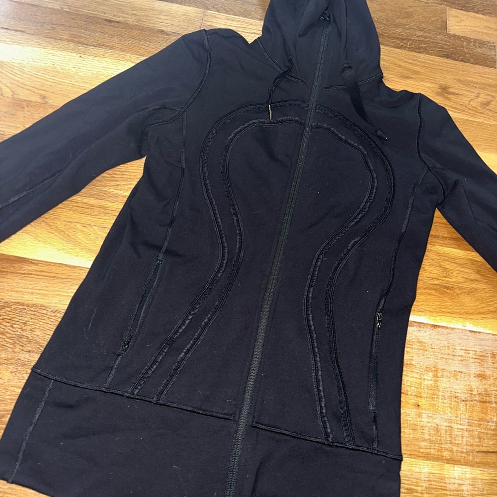 Lululemon Women’s In Stride Black Ruffle Full Zip Jacket